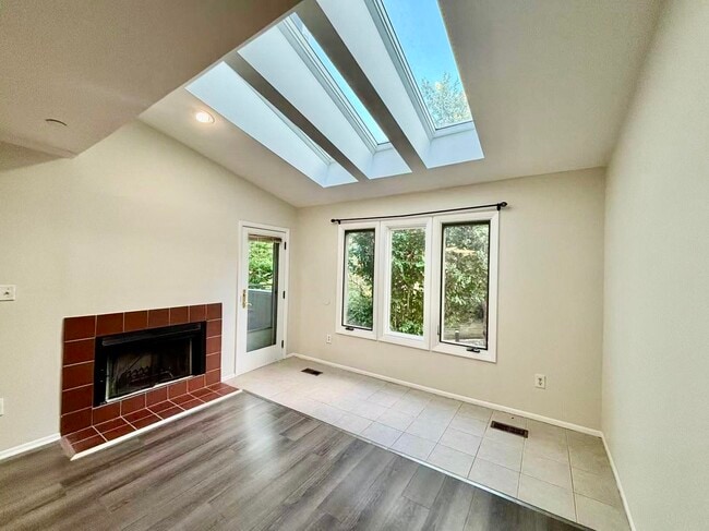 Foto del edificio - 781 Spinnaker Ct