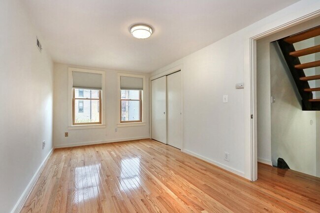 Foto del edificio - 12 Lilac Ct