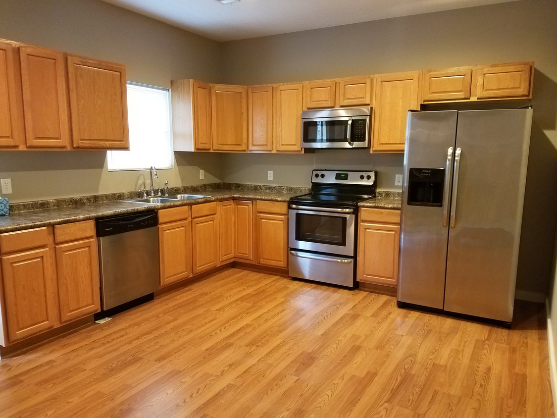 Kitchen #1 - 7901 Country Place Dr