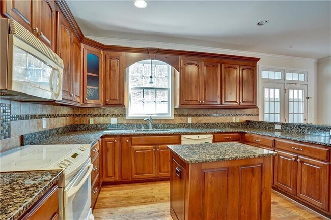 Building Photo - 5237 Monarch Dr