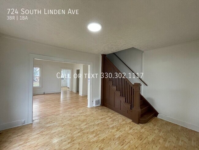 Foto del edificio - Three bedroom one bathroom apartment for rent