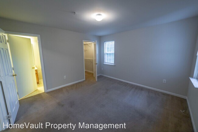 Building Photo - 9811 Campus Walk Ln