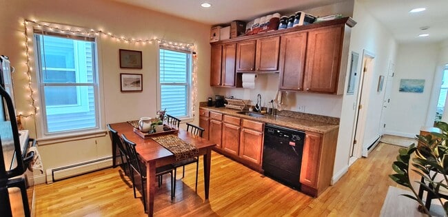 Photo - 143 Hillside St Apartment