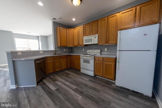 Building Photo - 7685 Duneiden Ln