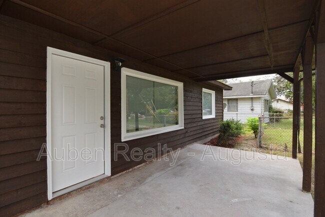 Foto del edificio - 1928 Wylie Dr