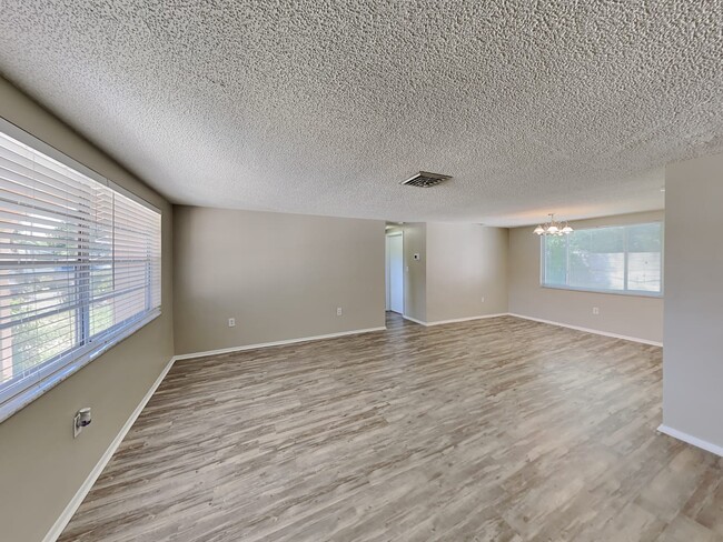 Building Photo - 5118 Idlewild St
