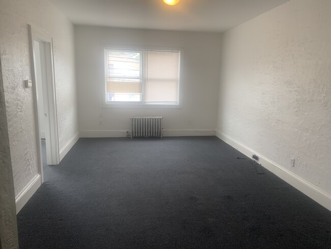 Living and Dining Room - 71 W Mount Pleasant Ave