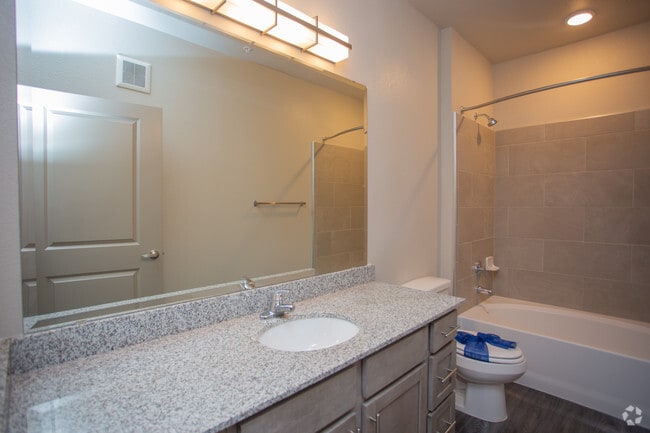 A1 1BDx1BA 656SF - Dominion at Mercer Crossing