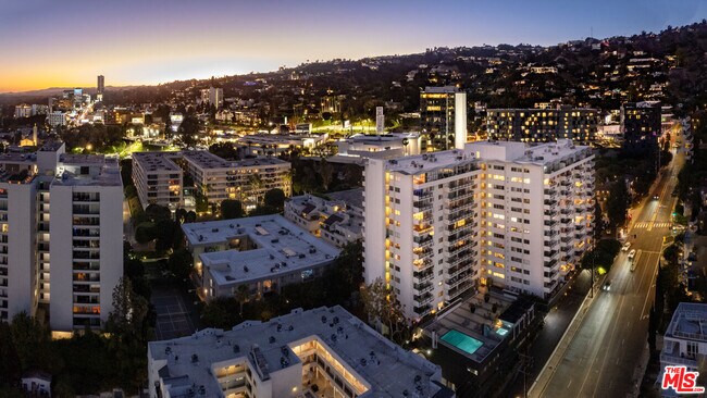 Building Photo - 1155 N La Cienega Blvd