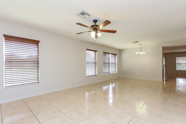 Building Photo - 184 Antofagasta St