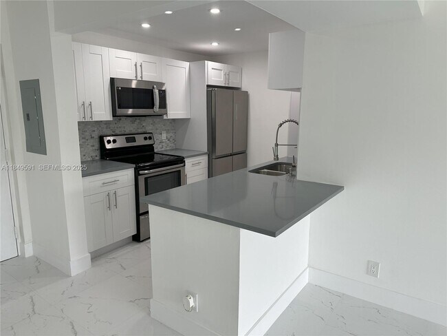 Foto del edificio - 450 NW 20th St