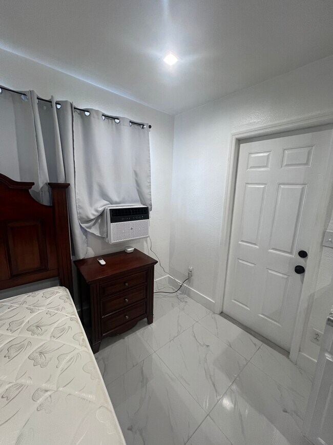 Foto del edificio - 10444 SW 7th St