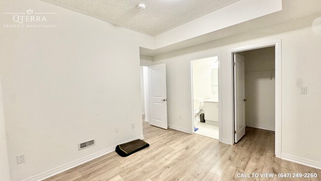 Building Photo - 25 Isherwood Av