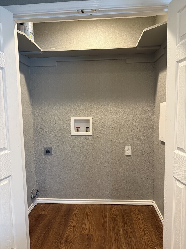 Foto del edificio - 1738 Jennings St