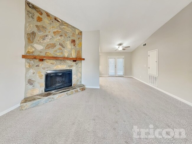 Foto del edificio - 308 Knollwood Ln