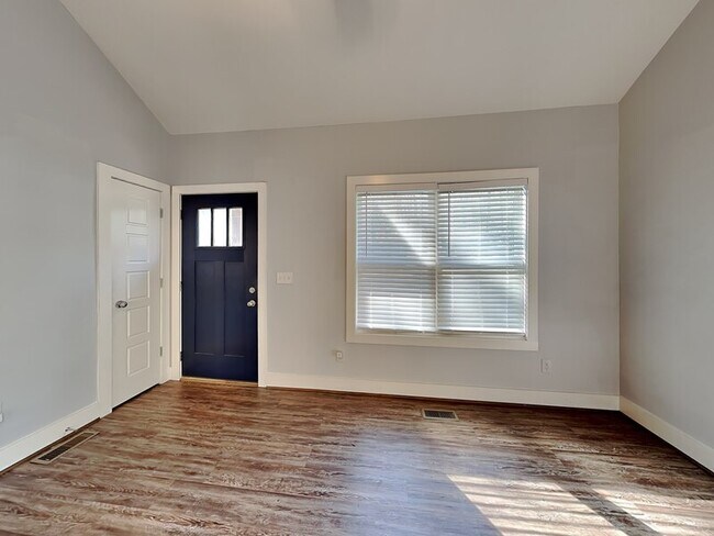 Building Photo - 5465 Red Valley Rd