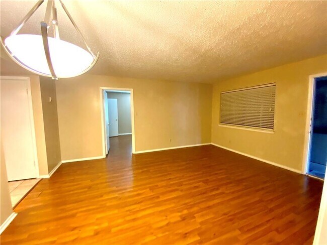 Foto del edificio - 1717 W 35th St