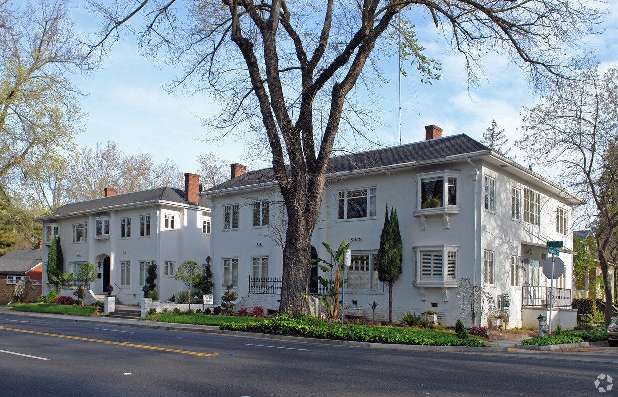 Foto del edificio - 4221-4223 J St