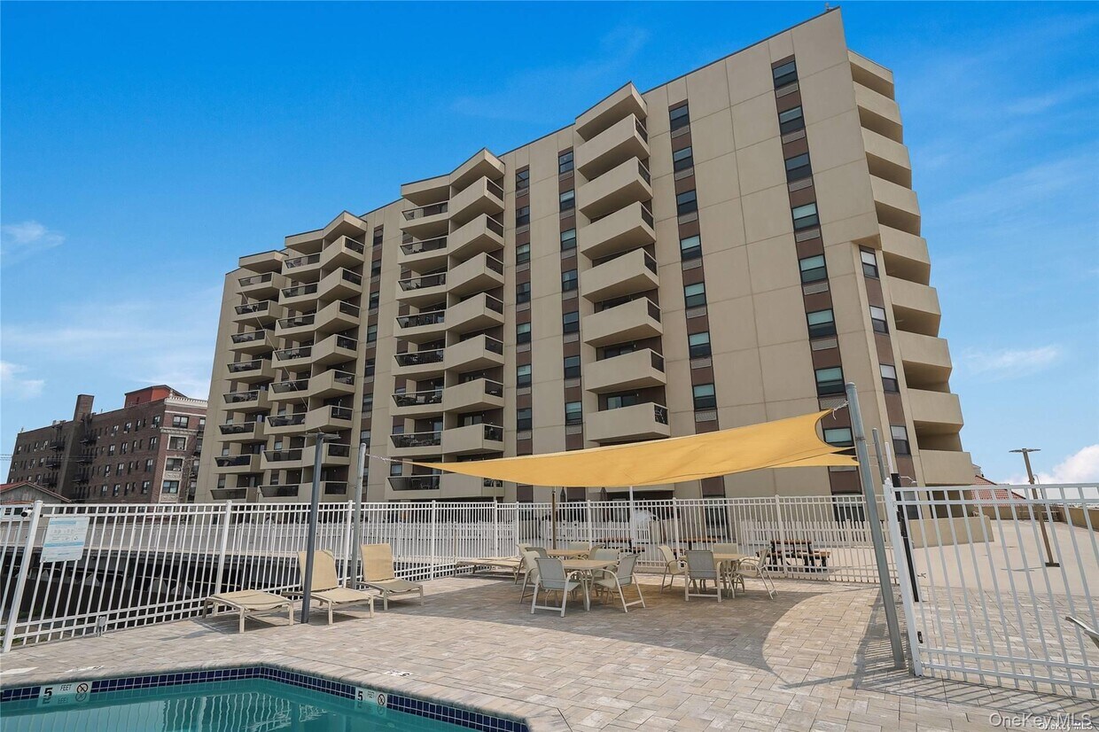 Foto principal - 360 Shore Rd