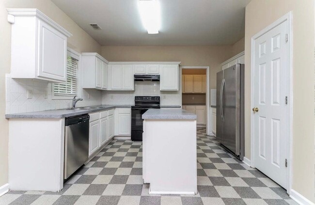 Building Photo - 3740 Cranford Dr SW