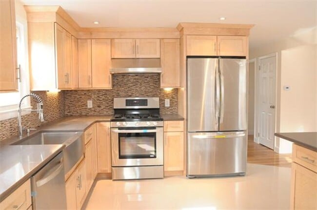 Photo - 4-bed SFH Newton House