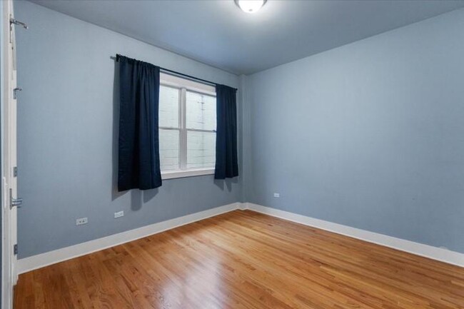 Foto del edificio - 2 bedroom in Chicago IL 60616