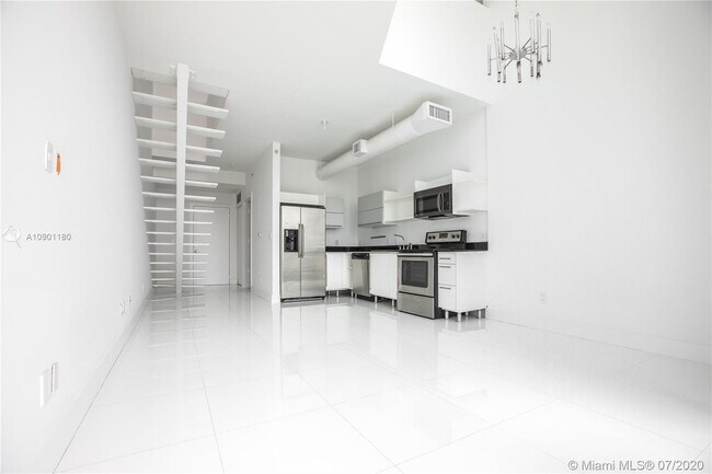 Building Photo - 690 SW 1st Ct
