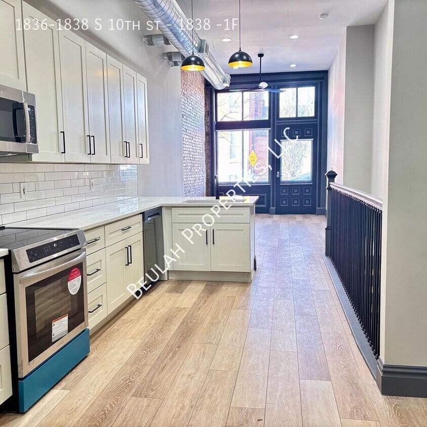 Foto principal - Bright Soulard 2bd/2bath Townhouse (baseme...