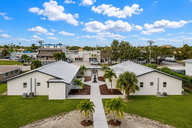 Foto del edificio - 1322 Miramar St