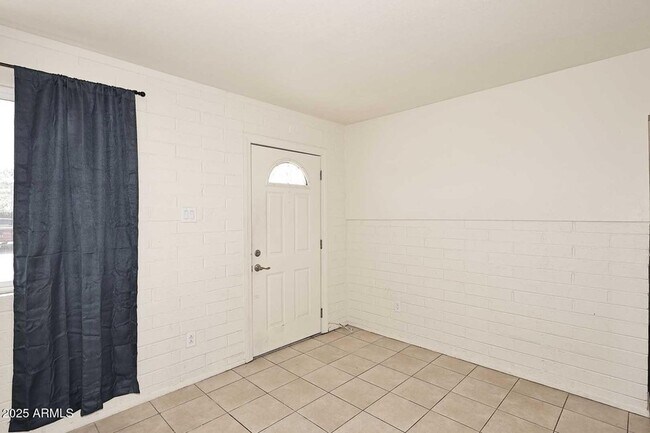 Foto del edificio - 502 E Taylor St