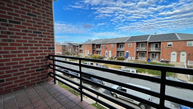 Building Photo - 9144 Ellie Dr