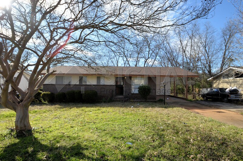 Primary Photo - 1004 Pineview Rd