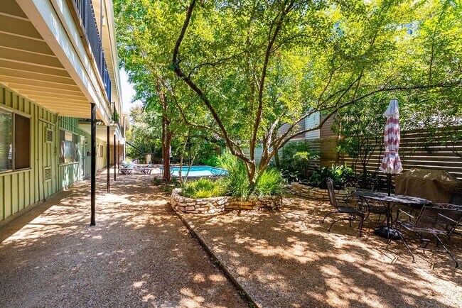 Foto del edificio - 1514 Forest Trail