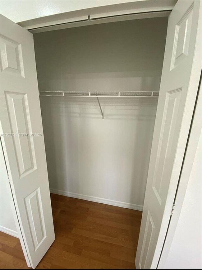 Foto del edificio - 12035 SW 14th St