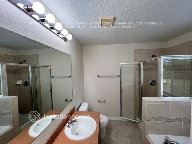 Building Photo - 391 SW Millard Dr