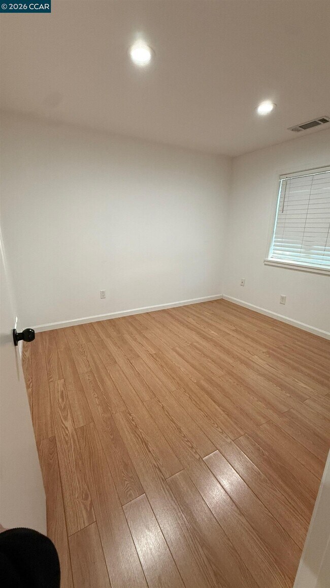 Building Photo - 1568 Placer Dr