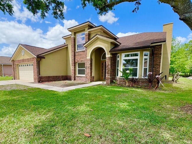 Foto del edificio - Beautiful 4BR/2.5BA Water View Home - Deer Hollow in the Deerfield Community!