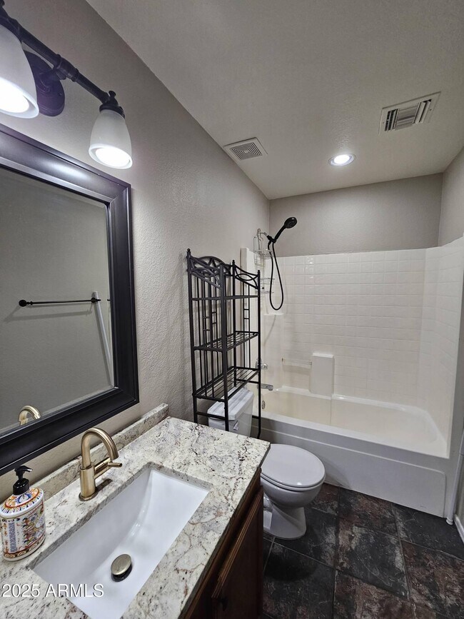 Building Photo - 1314 S Bridgegate Dr