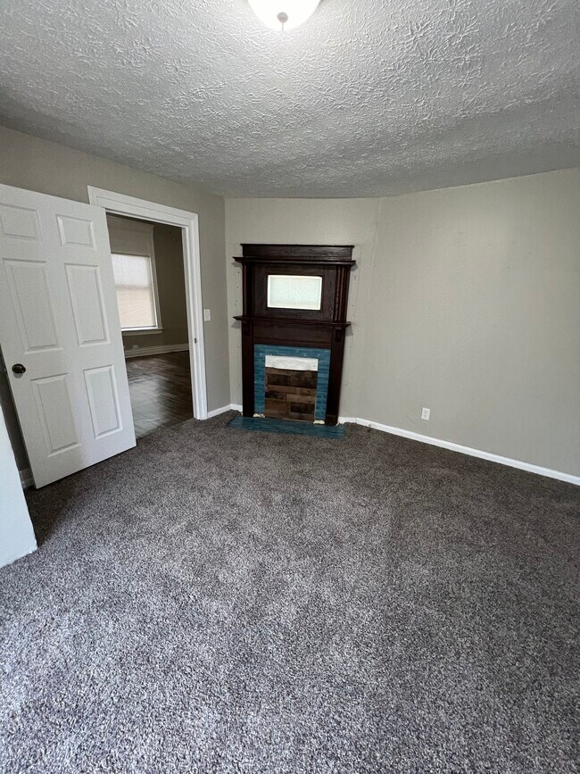 Foto del edificio - 1328 Bluegrass Ave