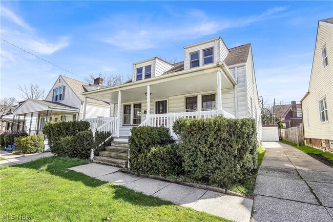 Building Photo - 843 Lecona Dr