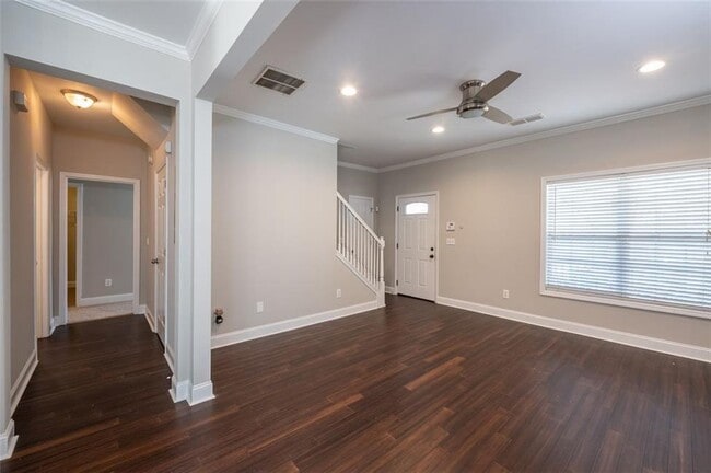 Foto del edificio - 323 Englewood Ave SE