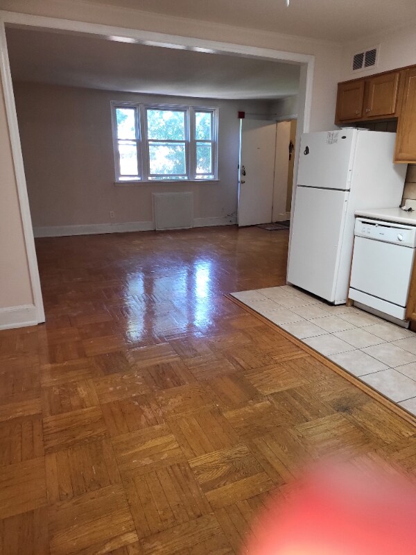 Foto del edificio - 7314 Devon St