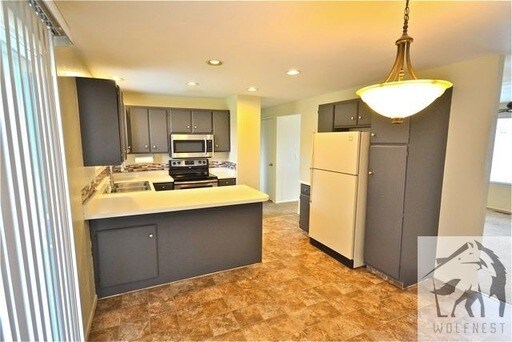 Building Photo - Impressive 4 Bedroom Sandy Home