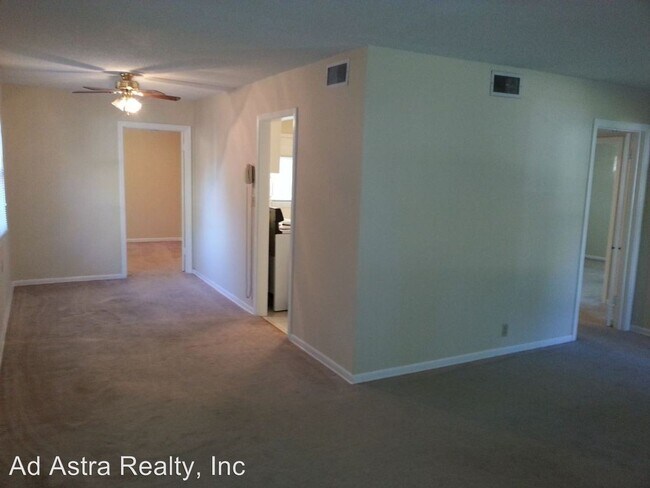 Building Photo - 3 br, 1 bath House - 424 N Walnut St