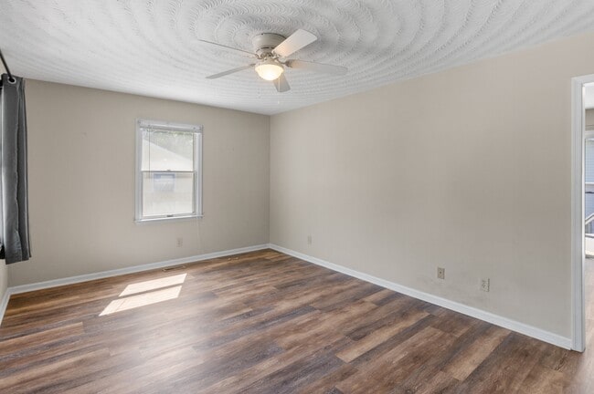 Foto del edificio - 2421 Payne Rd