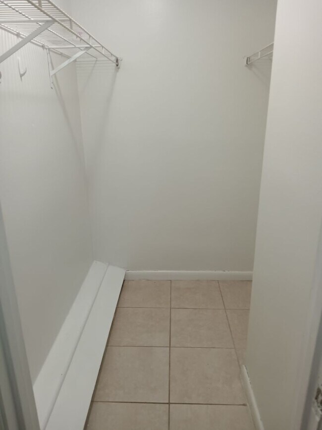 Building Photo - 2/2 in Central Orlando!