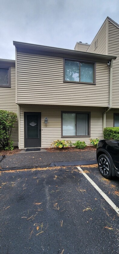 Primary Photo - 2 Horizon Dr