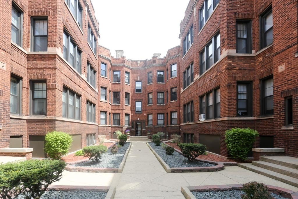 Primary Photo - 4422 N Wolcott Ave