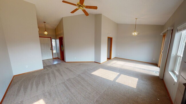 Building Photo - Single Level Ranch, Large Fenced Yard, Pet...