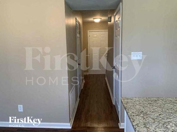 Building Photo - 226 Regency Dr